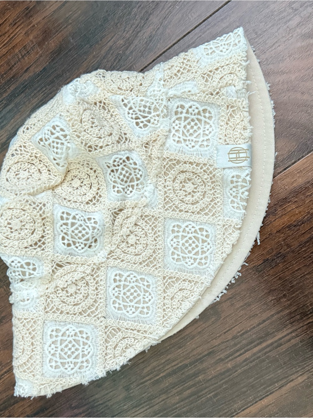 House of Harlow 1960 Handcrafted Crochet Hat